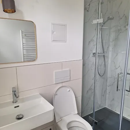Logierhaus Direkt An Der Rennbahn Mit Perfekter S-bahn Anbindung Appartement