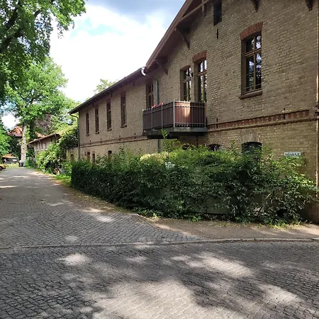 Logierhaus Direkt An Der Rennbahn Mit Perfekter S-bahn Anbindung Appartement Hoppegarten